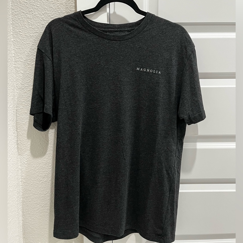 Magnolia cotton t shirt. very soft. size L